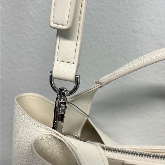 DKNY White Leather Satchel/Crossbody 🤍 - Picture 7 of 16